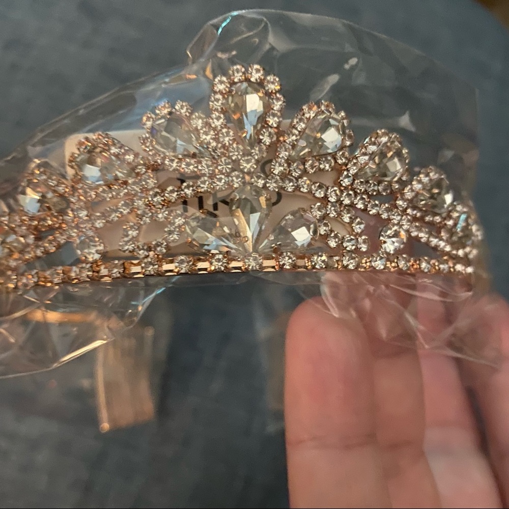 NWT Tiara Rhinestones & Rose Goldtone Head Hair Bridal Crown Bride Wedding - Picture 2 of 5